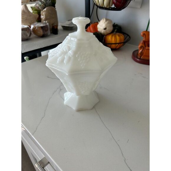 Vintage Anchor Hocking Milk Glass Candy Dish with Lid - Picture 1 of 10
